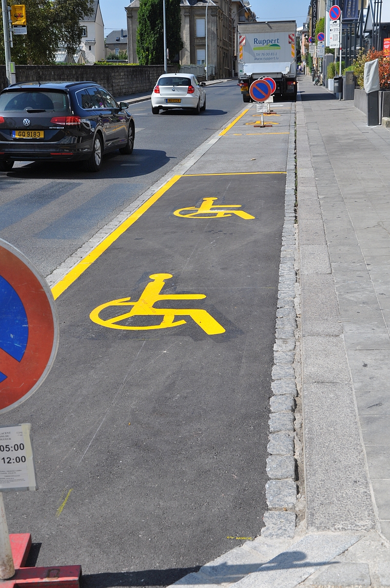 Parking Allée Scheffer,(No 43-45)