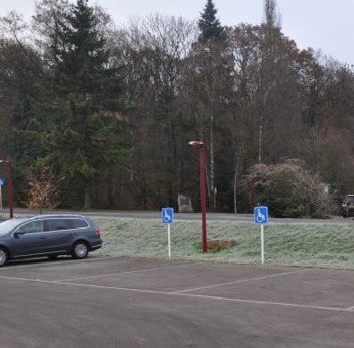 Parkplätze für Menschen mit eingeschränkter Mobilität